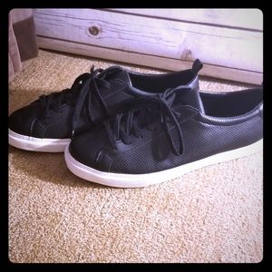 Banana republic black sneaker